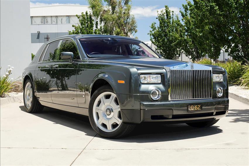 2005 ROLLS-ROYCE PHANTOM SEDAN